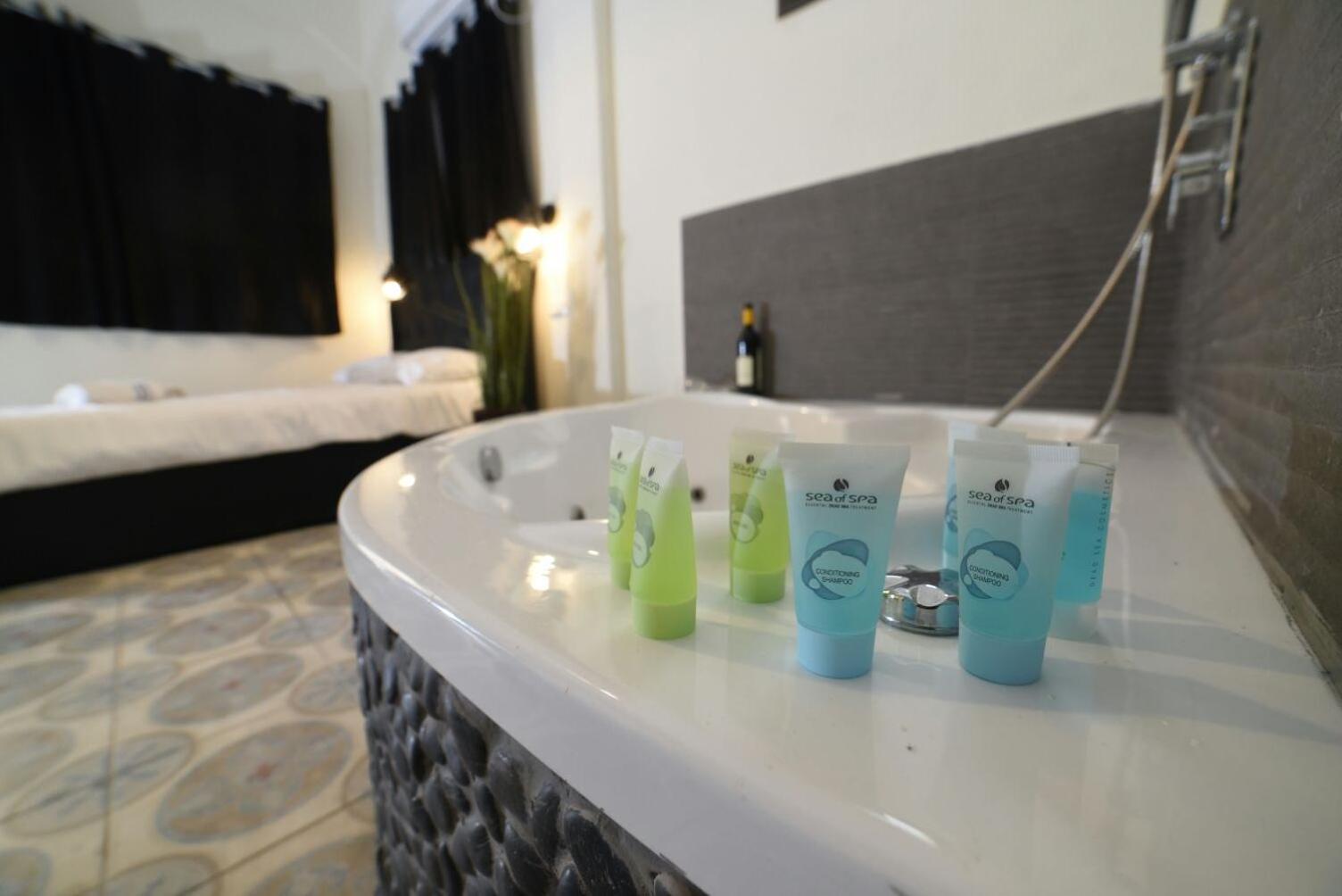 Shirat Ha-Agam Hotel Tiberias Buitenkant foto